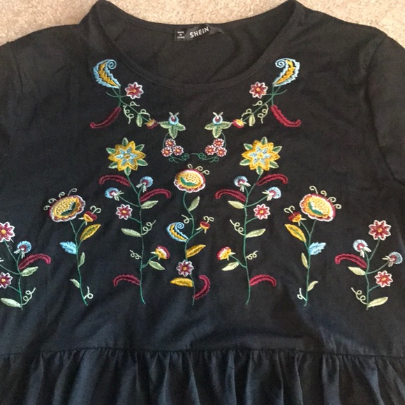 Beautiful detailed peplum babydoll top - Picture 2 of 3